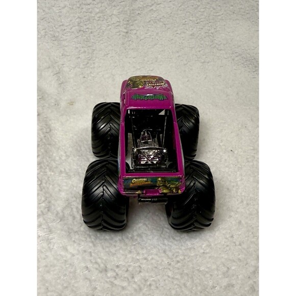 Muscle Machines Creature Of The Black Lagoon Dodge Monster Patrol 1:64 Scale - Picture 3 of 6